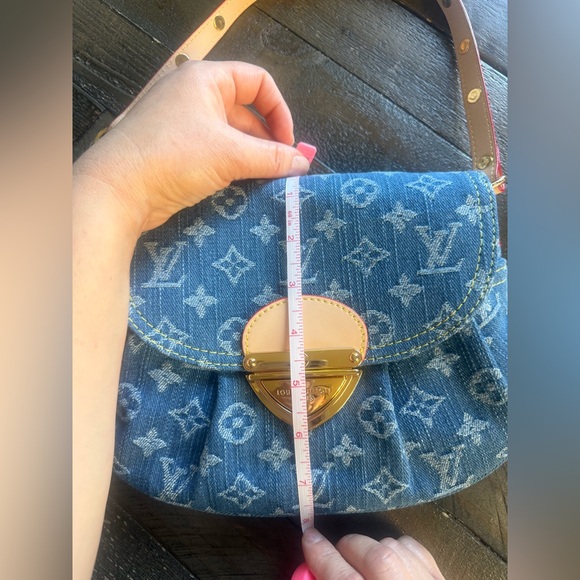 Blue LV Monogram Denim Sunset Shoulder/Crossbody Bag, New - Picture 16 of 17